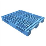 Rackbare plastpaller for oppbevaring av varer
