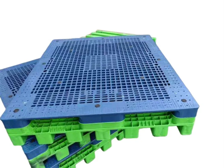 Automatisk lossepall av plast for skyv-trekksystem