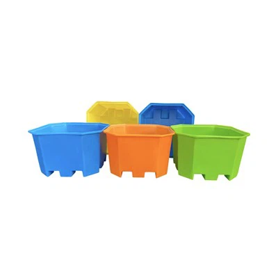 Stor åttekantet plastbeholder for husdyr